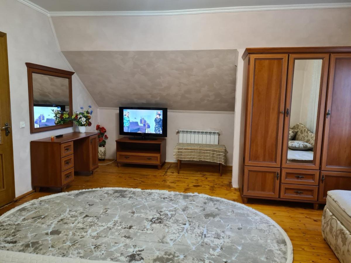 Lara Hotel Солочин Екстериор снимка